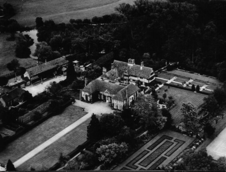 File:Clifford manor-aerial.jpg